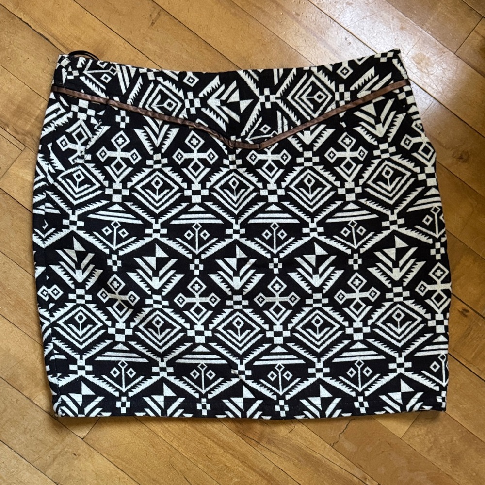 Sabine Black and White Geometric Pencil Skirt